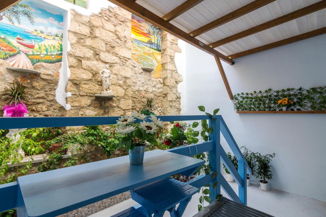 Wonderful Renovated Apartment With Private Patio Athens Luaran gambar