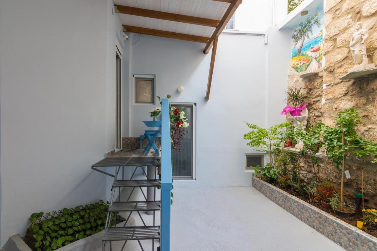 Wonderful Renovated Apartment With Private Patio Athens Luaran gambar